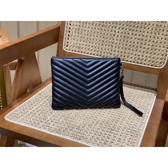 SAINT LAURENT 𝑴𝒐𝒏𝒐𝒈𝒓𝒂𝒎 𝑾𝒐𝒄  #379039