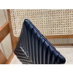 SAINT LAURENT 𝑴𝒐𝒏𝒐𝒈𝒓𝒂𝒎 𝑾𝒐𝒄  #379039