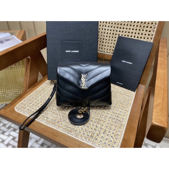 SAINT LAURENT 𝑳𝒐𝒖𝑳𝒐𝒖 #467072.Original leather.JD