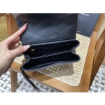 SAINT LAURENT 𝑳𝒐𝒖𝑳𝒐𝒖 #467072.Original leather.JD