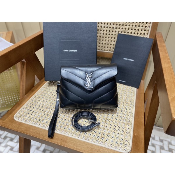 SAINT LAURENT 𝑳𝒐𝒖𝑳𝒐𝒖 #467072.Original leather.JD