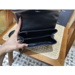 SAINT LAURENT 𝑳𝒐𝒖𝑳𝒐𝒖 #467072.Original leather.JD