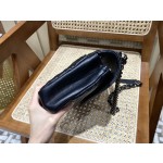 SAINT LAURENT 𝑴𝒐𝒏𝒐𝒈𝒓𝒂𝒎 𝒄𝒐𝒍𝒍𝒆𝒈𝒆 #392738 original leather