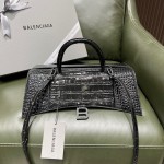 BALENCIAGA 𝐇𝐨𝐮𝐫𝐠𝐥𝐚𝐬𝐬 𝐏𝐥𝐮𝐬 Hourglass bag
