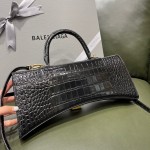 BALENCIAGA 𝐇𝐨𝐮𝐫𝐠𝐥𝐚𝐬𝐬 𝐏𝐥𝐮𝐬 Hourglass bag