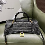 BALENCIAGA 𝐇𝐨𝐮𝐫𝐠𝐥𝐚𝐬𝐬 𝐏𝐥𝐮𝐬 Hourglass bag