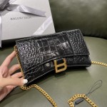 BALENCIAGA 𝐇𝐨𝐮𝐫𝐠𝐥𝐚𝐬𝐬 𝐰𝐚𝐥𝐥𝐞𝐭 𝐨𝐧 𝐜𝐡𝐚𝐢𝐧 ⏳ ▪️ crocodile print black gold buckle