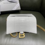 BALENCIAGA 𝐇𝐨𝐮𝐫𝐠𝐥𝐚𝐬𝐬 𝐰𝐚𝐥𝐥𝐞𝐭 𝐨𝐧 𝐜𝐡𝐚𝐢𝐧 ⏳ ▪️ crocodile print white gold buckle