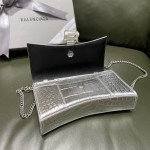 BALENCIAGA 𝐇𝐨𝐮𝐫𝐠𝐥𝐚𝐬𝐬 𝐰𝐚𝐥𝐥𝐞𝐭 𝐨𝐧 𝐜𝐡𝐚𝐢𝐧 ⏳ ▪️ crocodile print silver with silver buckle