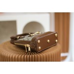 GUCCI 𝟭 𝟵 𝟱 𝟱 horsebit buckle series new member [𝐌𝐢𝐧𝐢 small shell] genuine leather #640716