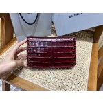BALENCIAGA 𝘄𝗮𝗹𝗹𝗲𝘁 𝗼𝗻 𝗰𝗵𝗮𝗶𝗻 ▪️ crocodile print burgundy gold buckle