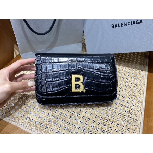 BALENCIAGA 𝘄𝗮𝗹𝗹𝗲𝘁 𝗼𝗻 𝗰𝗵𝗮𝗶𝗻 ▪️ crocodile print black gold buckle