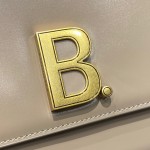 BALENCIAGA 𝘀𝗺𝗮𝗹𝗹 𝗯𝗮𝗴 Plain apricot gold buckle