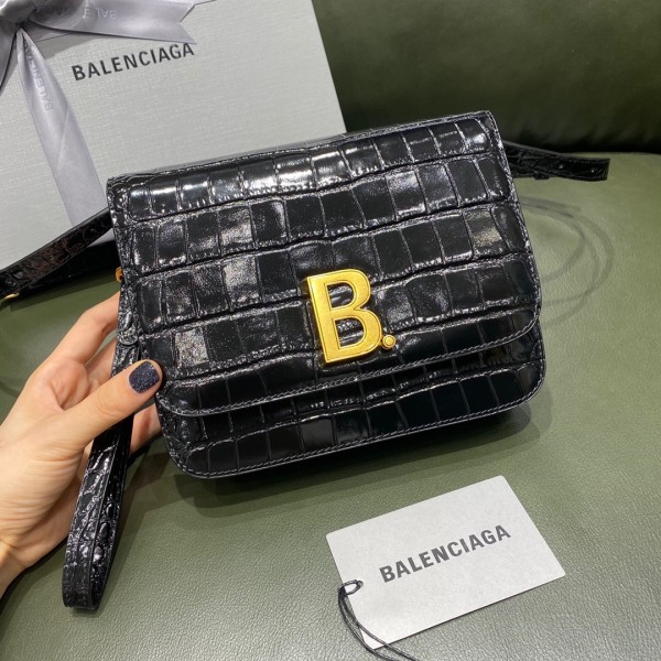 BALENCIAGA 𝘀𝗺𝗮𝗹𝗹 𝗯𝗮𝗴 𝗯𝗮𝗴 Black gold buckle with crocodile pattern