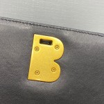 BALENCIAGA 𝘀𝗺𝗮𝗹𝗹 𝗯𝗮𝗴 𝗯𝗮𝗴 Black gold buckle with crocodile pattern