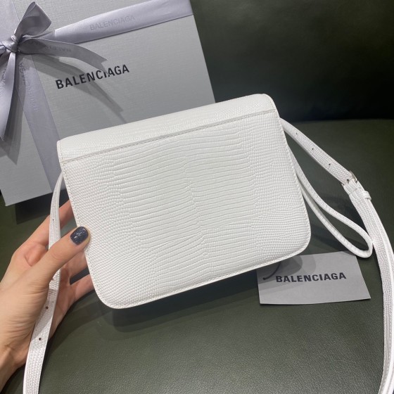 BALENCIAGA 𝘀𝗺𝗮𝗹𝗹 𝗯𝗮𝗴 𝗯𝗮𝗴 Lizard print white with white buckle