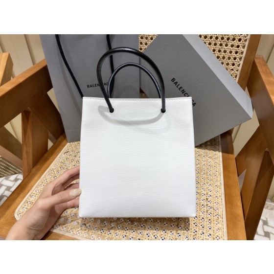 BALENCIAGA 𝗦𝗵𝗼𝗽𝗽𝗶𝗻𝗴 𝗯𝗮𝗴 Cowhide shopping paper bag