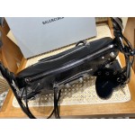 BALENCIAGA 𝐋𝐞 𝐂𝐚𝐠𝐨𝐥𝐞 Moon Bag