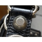 BALENCIAGA 𝐋𝐞 𝐂𝐚𝐠𝐨𝐥𝐞 Moon Bag