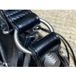 BALENCIAGA 𝐋𝐞 𝐂𝐚𝐠𝐨𝐥𝐞 Moon Bag