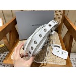 BALENCIAGA 𝐋𝐞 𝐂𝐚𝐠𝐨𝐥𝐞 Moon Bag