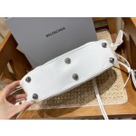 BALENCIAGA 𝐋𝐞 𝐂𝐚𝐠𝐨𝐥𝐞 Moon Bag