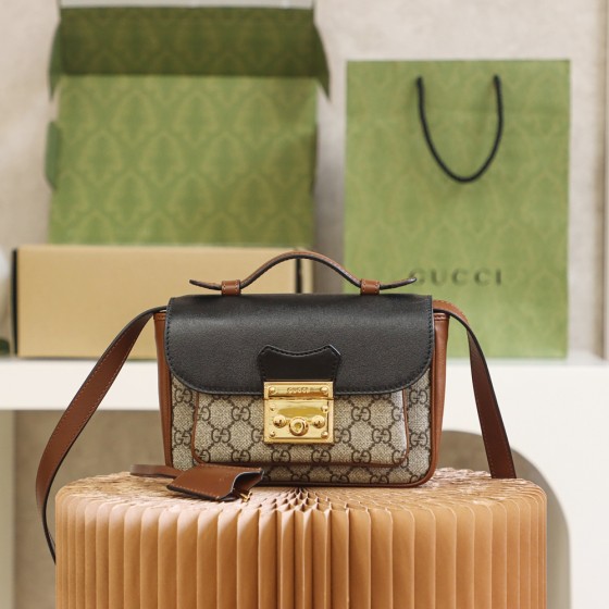 GUCCI 𝐩𝐚𝐝𝐥𝐨𝐜𝐤 small lock postman bag #658487