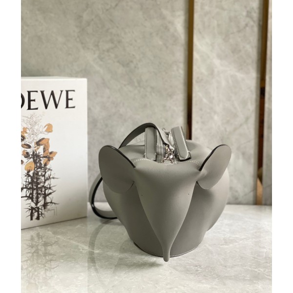 LOEWE catwalk style big elephant 🐘
