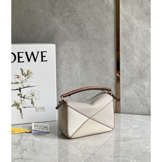 LOEWE    Puzzle bag