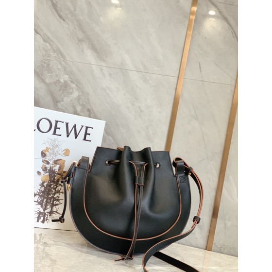 LOEWE Horseshoe flying saucer bag