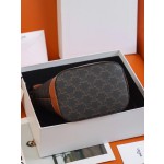 𝐂𝐞𝐥𝐢𝐧𝐞  𝐓𝐑𝐈𝐎𝐌𝐏𝐇𝐄 𝐂𝐀𝐍𝐕𝐀𝐒 bucket bag #191442