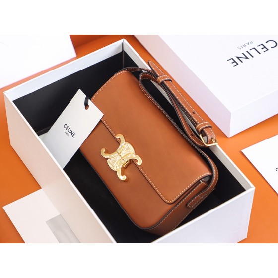 𝐂𝐞𝐥𝐢𝐧𝐞  𝐓𝐑𝐈𝐎𝐌𝐏𝐇𝐄 #194143