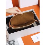 𝐂𝐞𝐥𝐢𝐧𝐞 𝐂𝐀𝐍𝐕𝐀𝐒 triangle #195902