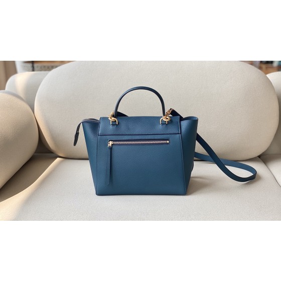𝐂𝐞𝐥𝐢𝐧𝐞 BELT MICRO BAG in grained calfskin