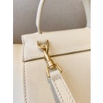 𝐂𝐞𝐥𝐢𝐧𝐞 𝐛𝐞𝐥𝐭 𝐩𝐢𝐜𝐨 𝟏𝟔𝐜𝐦 Grained Calfskin Bag