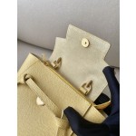 𝐂𝐞𝐥𝐢𝐧𝐞 𝐛𝐞𝐥𝐭 𝐩𝐢𝐜𝐨 𝟏𝟔𝐜𝐦 Grained Calfskin Bag