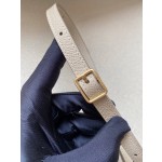 𝐂𝐞𝐥𝐢𝐧𝐞 𝐛𝐞𝐥𝐭 𝐩𝐢𝐜𝐨 𝟏𝟔𝐜𝐦 Grained Calfskin Bag