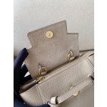 𝐂𝐞𝐥𝐢𝐧𝐞 𝐛𝐞𝐥𝐭 𝐩𝐢𝐜𝐨 𝟏𝟔𝐜𝐦 Grained Calfskin Bag