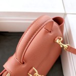 𝐂𝐞𝐥𝐢𝐧𝐞 𝐛𝐞𝐥𝐭 𝐩𝐢𝐜𝐨 𝟏𝟔𝐜𝐦 Grained Calfskin Bag