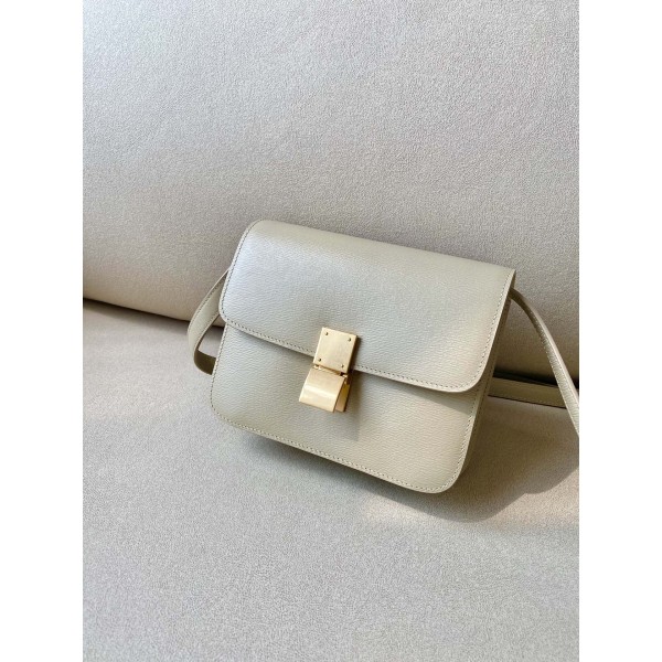 𝐂𝐞𝐥𝐢𝐧𝐞 Box Teen bag in polished calfskin