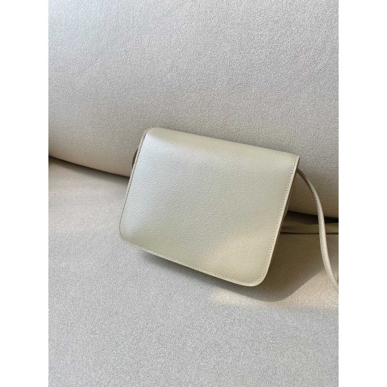 𝐂𝐞𝐥𝐢𝐧𝐞 Box Teen bag in polished calfskin