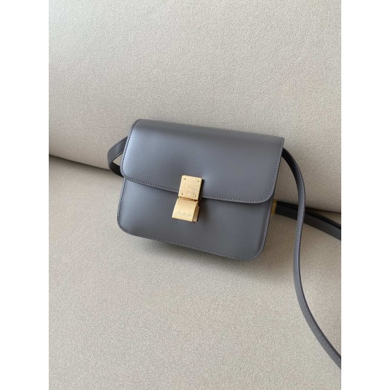 𝐂𝐞𝐥𝐢𝐧𝐞 Box Teen bag in polished calfskin