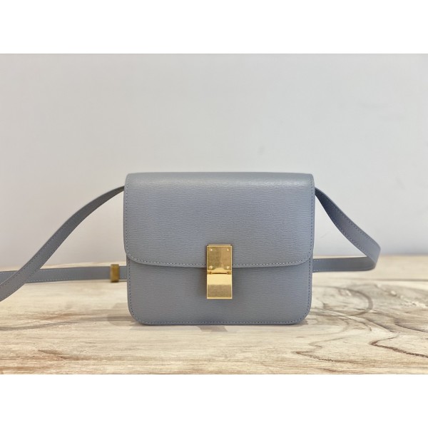 𝐂𝐞𝐥𝐢𝐧𝐞 Box Teen bag in polished calfskin