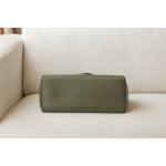 𝐂𝐞𝐥𝐢𝐧𝐞 soft 16 large soft bag in smooth calfskin