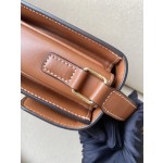 𝐂𝐞𝐥𝐢𝐧𝐞 Triomphe Medium 22.5cm