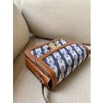 𝐂𝐞𝐥𝐢𝐧𝐞 Triomphe Medium 22.5cm