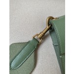 𝐂𝐞𝐥𝐢𝐧𝐞 SANGLE BUCKET bucket bag in soft grained calfskin