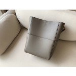 𝐂𝐞𝐥𝐢𝐧𝐞 SANGLE BUCKET bucket bag in soft grained calfskin