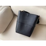 𝐂𝐞𝐥𝐢𝐧𝐞 SANGLE BUCKET bucket bag in soft grained calfskin