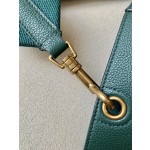 𝐂𝐞𝐥𝐢𝐧𝐞 SANGLE BUCKET bucket bag in soft grained calfskin